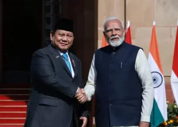 Presiden RI Prabowo Subianto berjabat tangan dengan PM India, NArendra Modi, saat kunjungannya ke Indonesia. India berencana akan membuka peluang revitalisasi cagar budaya di Jateng. (hms – Lingkar.news)