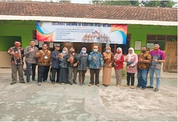 Desa Betak Tulungagung Jadi Contoh Pelindungan Pekerja Migran Berbasis Desa 1 Sinergi Pemerintah Desa Betak dengan KP2MI dalam upaya perlindungan Pekerja Migran Indonesia. (red – Lingkar.news)