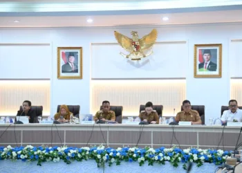 emerintah Provinsi Sulawesi Tengah melaksanakan rapat pembentukan Tim Terpadu Verifikasi dan Validasi Subjek Objek Lahan untuk mempercepat penyelesaian sengketa agraria antara masyarakat Lore Bersaudara dan Badan Bank Tanah di kawasan Lembah Napu, Kabupaten Poso. (Ant – Lingkar.news)