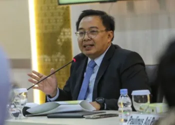 KPK menggeledah rumah anggota BPK Bobby Adhityo Rizaldi terkait penyidikan kasus dugaan suap pengondisian hasil audit BPK di Kabupaten Muara Enim.