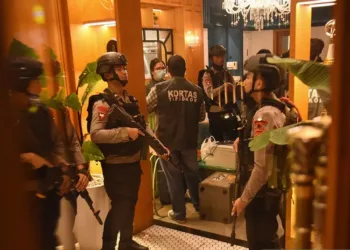Polri menggeledah 12 lokasi di Jakarta dan sekitarnya dalam penyidikan kasus korupsi PLN, Asabri, dan Krakatau Steel.
