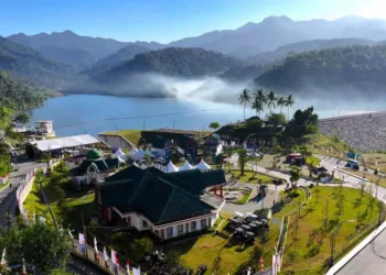 Presiden Prabowo Subianto meresmikan lima bendungan senilai Rp9,79 triliun di empat provinsi, optimistis Indonesia jadi lumbung pangan dunia.