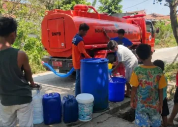 BPBD Cilacap mencatat kekeringan meluas ke 15 desa di 9 kecamatan, sebanyak 390 ribu liter air bersih telah disalurkan.