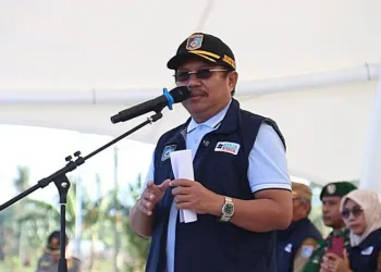 KPK mengamankan 19 orang dalam OTT di Lombok Barat, tujuh di antaranya, termasuk Bupati Lalu Ahmad Zaini, dibawa ke Jakarta.