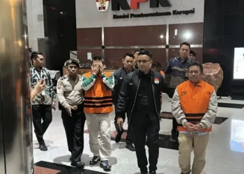 KPK mengungkap Bupati Lombok Barat Lalu Ahmad Zaini diduga menerima Rp12,4 miliar, meliputi uang, Toyota Alphard, hingga sapi kurban.