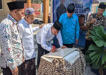 SMPN 2 Rembang berhasil membangun Musala Darul Ilmi tanpa iuran komite dengan dukungan jaringan alumni dan dermawan.