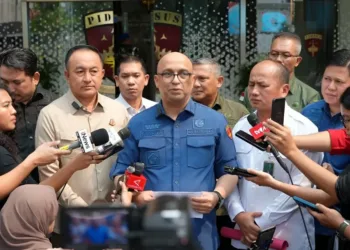 Kejagung mengungkap dugaan keterlibatan oknum TNI aktif berpangkat kolonel dalam kasus korupsi program MBG terkait pengadaan motor listrik.
