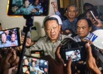 Jaksa Agung ST Burhanuddin memberhentikan sementara Febrie Adriansyah sebagai jaksa setelah ditetapkan sebagai tersangka dugaan TPPU.
