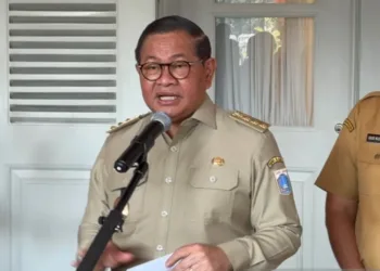 Gubernur DKI Jakarta Pramono Anung memastikan sanksi tegas bagi oknum Satpol PP yang diduga melakukan pungli di rumah belajar di Jakarta Utara.
