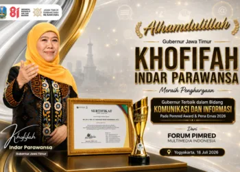Gubernur Jatim Khofifah Indar Parawansa meraih Pimred Award 2026 sebagai Gubernur Terbaik Bidang Komunikasi dan Informasi Publik berkat komitmen jaga keterbukaan informasi.