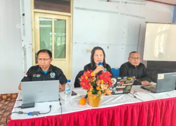 Gregorius Antonius Mantur, TAPM (Kanan) Adelty Gunda Baya, Kordinator Kabupaten, (Tengah) Adrianus Juma Odo, TAPM (Kanan)