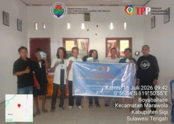 Pemerintah Desa Boyabaliase Salurkan BLT Dana Desa Tahap II kepada 7 KPM 11 Pendamping Lokal Desa,bersama Pemerintah Desa,dalam penyaluran Bantuan Langsung Tunai pada Masyarakat