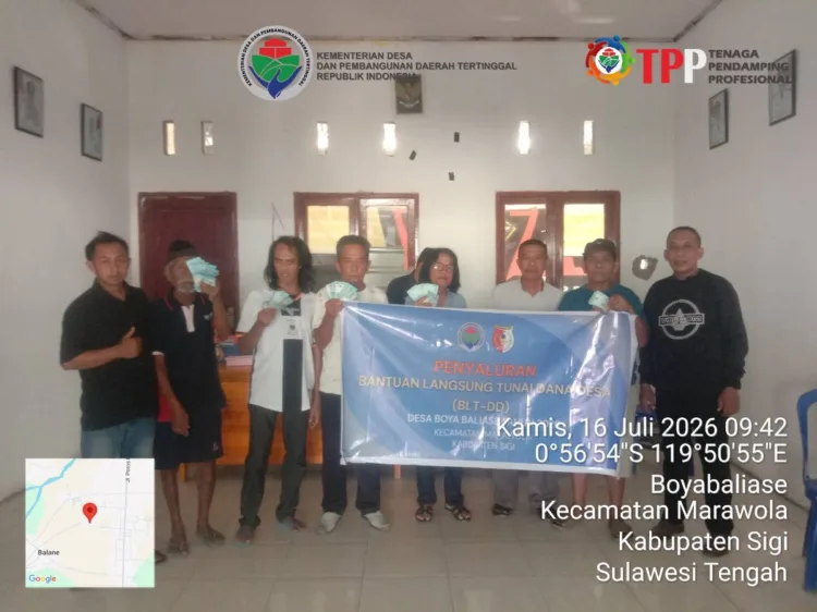 Pendamping Lokal Desa,bersama Pemerintah Desa,dalam penyaluran Bantuan Langsung Tunai pada Masyarakat