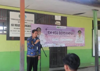 Camat Danau Panggang Memberikan Sambutan