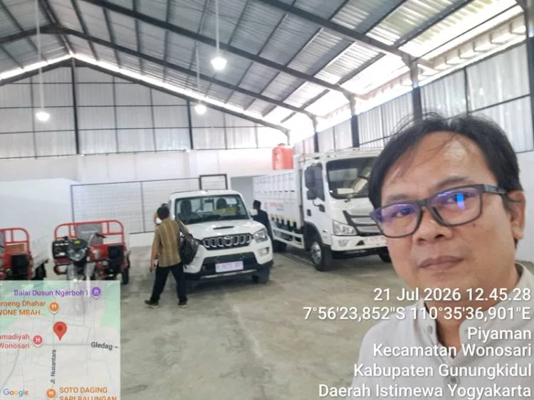 Diskusi dengan Direktur Bumdes Amanah Piyaman
