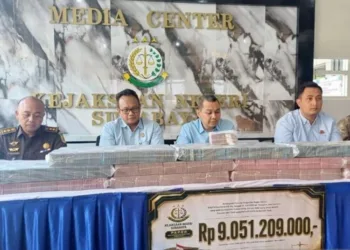 Kejari Surabaya menyetorkan Rp9,05 miliar hasil rampasan perkara TPPU judi online 188Bet ke kas negara.