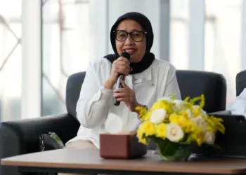 Nanik S Deyang mundur dari jabatan Kepala BGN karena kondisi kesehatan jantung.