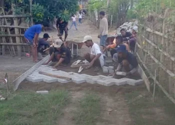 PEMASANGAN PAVING BLOK DUSUN BRANG LOKA DESA BUIN BARU