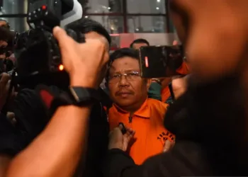 KPK mengungkap Bupati Lombok Barat Lalu Ahmad Zaini memiliki 55 aset tanah dan bangunan, sebanyak 31 di antaranya tidak dilaporkan dalam LHKPN.