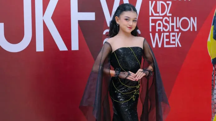 Prestasi Sekar Ayu Bersinar di Dunia Modeling, Koleksi Puluhan Gelar 1 Margaretha Sekar Ayu Krisnadewi, saat mengikuti JKFW, beberapa waktu lalu. (Red – Lingkar.news)