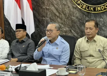 Menko Pangan Zulkifli Hasan menegaskan KDKMP bukan pesaing warung dan UMKM, peran utamanya sebagai penyalur subsidi dan offtaker.