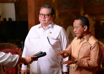 Pemerintah menetapkan harga khusus solar Rp15.000 per liter bagi nelayan pemilik kapal 30-200 GT selama enam bulan.