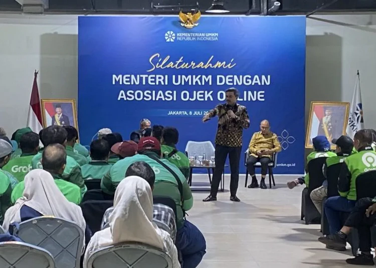 Pengemudi Ojol Bakal Diakui sebagai Pelaku UMKM, Pemerintah Siapkan Perpres 1 Pemerintah tengah menggodok Perpres untuk menetapkan status pengemudi ojol sebagai pelaku UMKM agar lebih mudah mengakses modal KUR.