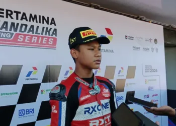 Pebalap muda NTB Muhammad Gibran menjuarai race pertama kelas IJTC 150cc U-15 pada Kejurnas MRS 2026 Seri 3 di Sirkuit Mandalika.