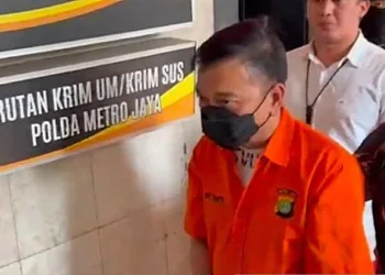 Polri melimpahkan tersangka Don Ritto beserta barang bukti kasus dugaan korupsi dan TPPU ke Kejagung, barang bukti meliputi 74 kg emas dan uang miliaran.