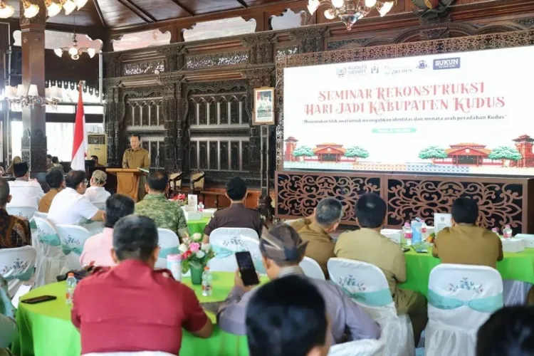 Pemkab Kudus mengkaji ulang Hari Jadi Kabupaten Kudus dengan melibatkan sejarawan dan tokoh agama guna memperkuat dasar sejarah secara akademis.