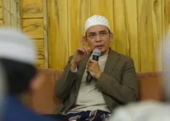 TGB mengkritik klaim kuasa hukum Don Ritto yang menyebut emas 74 kilogram sitaan di Sentul milik yayasan dakwah, meminta pesantren tidak didiskreditkan.