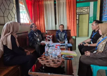 Tim BBPMP Jawa Tengah melakukan monitoring pelaksanaan MPLS 2026/2027 dan Program Makan Bergizi Gratis (MBG) di SMP Negeri 2 Kaliori, Rembang.