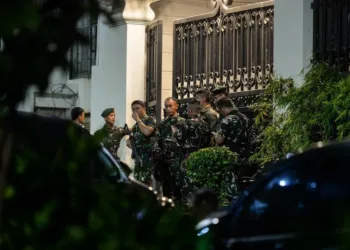 TNI menegaskan pengamanan rumah Jampidsus Febrie Adriansyah dilakukan atas permintaan Kejagung sesuai Perpres Nomor 66 Tahun 2025, bukan terkait kasus hukum.