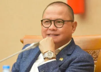 Menteri P2MI Muktarudin dalam sebuah kesempatan. KP2MI membuka pendaftaran SMK Go Global dengan target 500 ribu CPMI kerja ke luar negeri. (Red – LINGKAR.news)