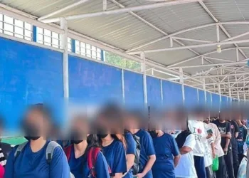 Ketibaan 14 PMI deportasi Malaysia di Pelabuhan Internasional Tunon Taka Nunukan Kalimantan Utara.
