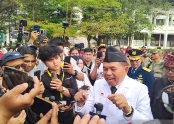 Dedi Mulyadi Salurkan Bantuan Rp4 Miliar untuk Perbaikan Rumah Korban Gempa NTT