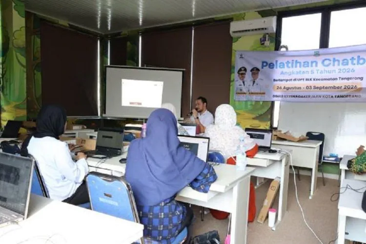 Praktik Langsung, Peserta Pelatihan Chatbot Disnaker Kota Tangerang Siap Berbisnis 1 Disnaker Kota Tangerang menggelar pelatihan Chatbot angkatan lima tahun 2026
mulai tanggal 26 Agustus hingga 3 September 2026 di Balai Latihan Kerja (BLK)
Kecamatan Tangerang dan diikuti sebanyak 16 peserta. ANTARA/LINGKAR NETWORK.
