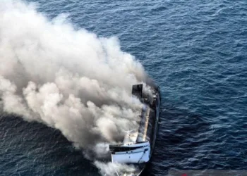 Kebakaran Kapal Mutiara Sentosa II, Total Korban Selamat 227 Orang, 5 Orang Tewas