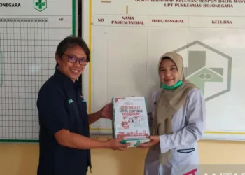Penderita ISPA di Banten Tinggi, 10 Ribu Masker Gratis Siap Dibagikan 14 Penderita ISPA di Banten Tinggi, 10 Ribu Masker Gratis Siap Dibagikan
