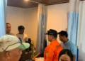 Gara-gara Selfie Empat Wisatawan di Pantai Semeti Jatuh ke Laut, Satu Tewas 3 Gara-gara Selfie Empat Wisatawan di Pantai Semeti Jatuh ke Laut, Satu Tewas