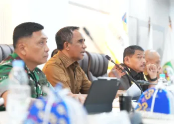 Gubernur Sulteng Anwar Hafid memimpin rakor sinergi penanganan karhutla Sulteng di Ruang Rapat Polibu, Kantor Gubernur Sulteng, Senin (31/8/2026). (Lingkar.news Network)