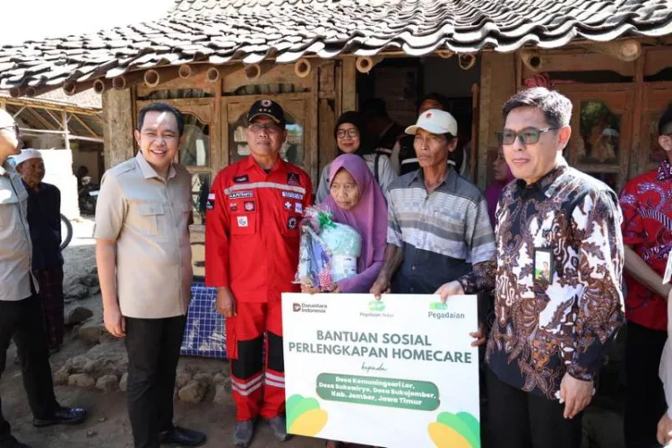 Eks Kepala Staf Kepresidenan AM Putranto mengapresiasi program Homecare Bupati Jember Gus Fawait yang memberikan layanan kesehatan lansia secara gratis.