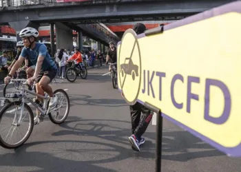 Gubernur DKI Pramono Anung meminta Satpol PP menindak tegas kendaraan pribadi yang menerobos area CFD Jakarta.