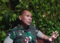 TNI Buru Kelompok Bersenjata Penyandera 9 Perempuan di Jila Papua Tengah 3 Prajurit TNI memburu kelompok bersenjata yang menyandera 9 perempuan di Jila, Mimika, Papua Tengah.