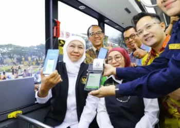 Gubernur Jatim Khofifah menggratiskan layanan bus Trans Jatim pada 17 Agustus 2026, berlaku di seluruh koridor Gerbangkertasusila dan Malang Raya.