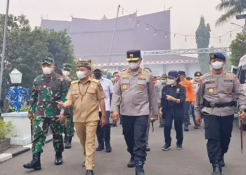 Pemprov Kalteng mengerahkan lebih dari 2.000 ASN lintas OPD bersama TNI-Polri untuk memperkuat penanganan karhutla.