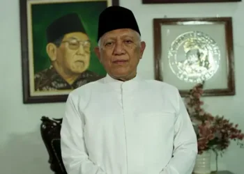 KH Abdul Hakim Mahfudz atau Gus Kikin ditetapkan sebagai Ketua Umum PBNU 2026–2031 melalui musyawarah AHWA di Muktamar Ke-35 NU.
