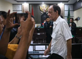 Kejari Mataram meminta bantuan Kejagung untuk memburu WNA Swiss William John Matheson yang kabur ke luar negeri usai menjadi terpidana kasus pencemaran air.
