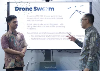 Pelajar SMA Negeri 2 Tangsel Imran mengembangkan Robot Gambut untuk mendeteksi kebakaran bawah tanah dan meraih Beasiswa Garuda ke KAIST.
