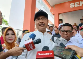 Kemensos menargetkan lebih dari 150 ribu siswa masuk Sekolah Rakyat pada 2027, termasuk anak putus sekolah dan anak jalanan.